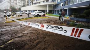 "Alto peligro a remociones": Informe de Sernageomin de 2012 advirtió de riesgos de construir en zona de nuevo socavón "Alto peligro a remociones": Informe de Sernageomin de 2012 advirtió de riesgos de construir en zona de nuevo socavón