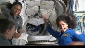 Dos astronautas se encuentran en el espacio "sin fecha de retorno"