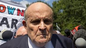 Justicia inhabilita a Rudy Giuliani, exabogado de Trump, en Nueva York