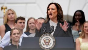 Kamala Harris arremete contra Trump y lo vincula a un país de "caos, miedo y odio"
