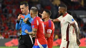 En Colombia defienden a Wilmar Roldán por su arbitraje en Copa América: “A Chile lo eliminó lo mal que juega”