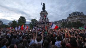 ¿Qué está pasando en Francia? Las alianzas de Macron tras las elecciones que frenaron a la extrema derecha