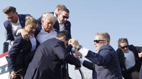 [VIDEO] Así fue el momento en que realizan disparos contra Donald Trump en mitin político