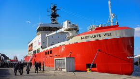 Capacidad para más de 100 personas: Así es el buque “Almirante Óscar Viel”, el primer rompehielos hecho en Chile