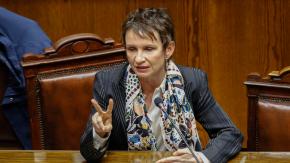 Ministra Tohá confirma veto presidencial por proyecto de elecciones en dos días Ministra Tohá confirma veto presidencial por proyecto de elecciones en dos días