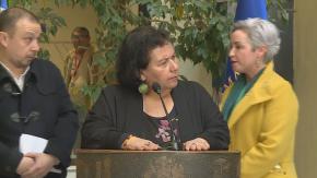 ¿División en el PC? Diputados Cuello y Placencia se retiran tras dichos de Pizarro sobre "montaje" en Villa Francia ¿División en el PC? Diputados Cuello y Placencia se retiran tras dichos de Pizarro sobre "montaje" en Villa Francia