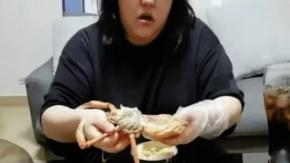 Muere influencer de 24 años por comer en transmisión 'en vivo': estaba haciendo el peligroso reto del 'mukbang' Muere influencer de 24 años por comer en transmisión 'en vivo': estaba haciendo el peligroso reto del 'mukbang'