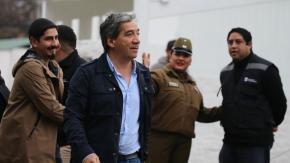 Delegado Durán dice que habló con Carabineros por polera del “perro matapacos”: "No tiene expresión de ofensa"