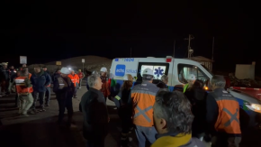 Logran rescatar a trabajador que estaba atrapado en mina Pampa Camarones Logran rescatar a trabajador que estaba atrapado en mina Pampa Camarones