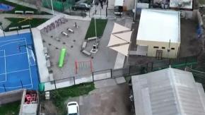 "¿Bomberos por dónde pasa?": El drama de una familia que acusa haber quedado 'encerrada' por una plaza "¿Bomberos por dónde pasa?": El drama de una familia que acusa haber quedado 'encerrada' por una plaza