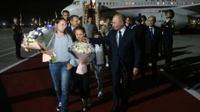 Las imágenes del intercambio de prisioneros entre Rusia y occidente: Putin recibió a los espías detenidos Las imágenes del intercambio de prisioneros entre Rusia y occidente: Putin recibió a los espías detenidos