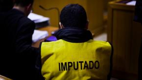 Hombre golpeó a su tío, quemó a su abuela con agua hirviendo y los amenazó de muerte en Punta Arenas Hombre golpeó a su tío, quemó a su abuela con agua hirviendo y los amenazó de muerte en Punta Arenas