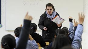 Sueldos de más de 50 millones de pesos anuales: Ofrecen trabajo a profesores chilenos en EE.UU. (y así puedes postular) Sueldos de más de 50 millones de pesos anuales: Ofrecen trabajo a profesores chilenos en EE.UU. (y así puedes postular)