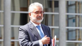 “Ella era muy cercana al SII, su papá trabajó allí”: Luis Hermosilla apunta a Leonarda Villalobos en declaración por Caso Audios “Ella era muy cercana al SII, su papá trabajó allí”: Luis Hermosilla apunta a Leonarda Villalobos en declaración por Caso Audios