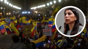 “El presidente Piñera los acompaña desde el cielo”: La arenga de Karla Rubilar a venezolanos reunidos en Santiago “El presidente Piñera los acompaña desde el cielo”: La arenga de Karla Rubilar a venezolanos reunidos en Santiago