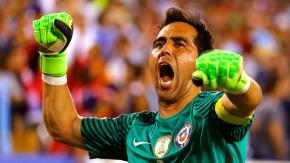 La arenga de Claudio Bravo para La Roja en su primer partido tras anunciar el retiro La arenga de Claudio Bravo para La Roja en su primer partido tras anunciar el retiro