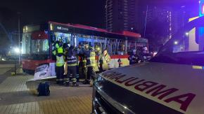 Brutal accidente entre un automóvil y un bus de RED en San Miguel