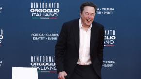 Elon Musk sale a desmentir rumores de romance con la primera ministra italiana Giorgia Meloni