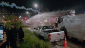 VIDEOS | Caos en fonda de Lo Barnechea: Reportan incidentes y al menos 30 personas intoxicadas por gases lacrimógenos