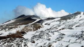 Declaran alerta amarilla en Alto Biobío por actividad del volcán Copahue