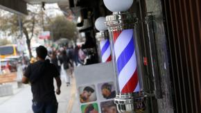 Comenzó toque de queda comercial para barberías en Independencia Comenzó toque de queda comercial para barberías en Independencia