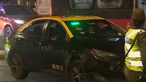 Taxista atropelló a carabinero en pleno centro de Santiago: Habría evitado fiscalización