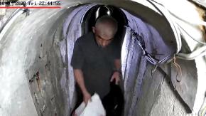 Israel revela inédito video de fallecido líder de Hamás en un túnel de Gaza poco antes del ataque del 7 de octubre