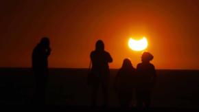 Comienza el eclipse solar desde Rapa Nui: Sigue EN VIVO el “anillo de fuego”