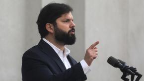 25 correos y uno con imágenes explícitas: Lo que se sabe de la denuncia de acoso contra el Presidente Boric 25 correos y uno con imágenes explícitas: Lo que se sabe de la denuncia de acoso contra el Presidente Boric
