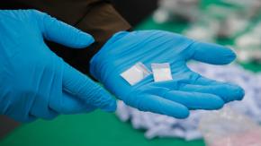 Dan de baja a seis carabineros del Departamento Antidrogas por alterar evidencia en Los Andes Dan de baja a seis carabineros del Departamento Antidrogas por alterar evidencia en Los Andes