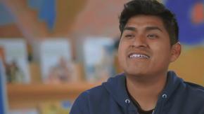 "Chile me dio una oportunidad": Joven boliviano recibe nacionalidad chilena tras años en la Teletón "Chile me dio una oportunidad": Joven boliviano recibe nacionalidad chilena tras años en la Teletón