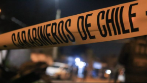 Delincuentes abordan a padre e hijo a las afueras de un minimarket en Quinta Normal para asaltarlos