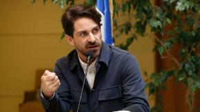 “Es una situación compleja”: Diputado Winter revela que vivió acoso similar al que denuncia el Presidente Boric “Es una situación compleja”: Diputado Winter revela que vivió acoso similar al que denuncia el Presidente Boric