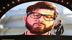 Imitando a Boric y lanzando dardos a Gareca: Revisa la rutina de Stefan Kramer en la Teletón 2024 Imitando a Boric y lanzando dardos a Gareca: Revisa la rutina de Stefan Kramer en la Teletón 2024