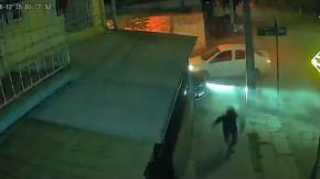 Bomberos sufrieron encerrona en Renca mientras acudían a una emergencia Bomberos sufrieron encerrona en Renca mientras acudían a una emergencia