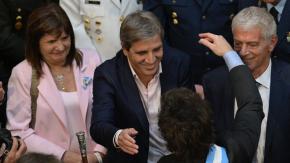 Ministro de Economía de Milei asegura que a Chile lo gobierna “un comunista que los está por hundir” Ministro de Economía de Milei asegura que a Chile lo gobierna “un comunista que los está por hundir”