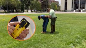 Así funciona el bolawrap, "el arma de Batman" que utilizará Carabineros y que causó polémica en EE.UU. Así funciona el bolawrap, "el arma de Batman" que utilizará Carabineros y que causó polémica en EE.UU.