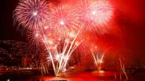 Preocupación por efecto de marejadas anormales en lanzamiento de fuegos artificiales en Viña y Valparaíso Preocupación por efecto de marejadas anormales en lanzamiento de fuegos artificiales en Viña y Valparaíso