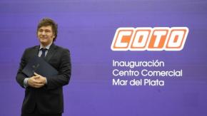 Javier Milei inaugura "el supermercado más grande de Argentina" y recibe burlas en redes sociales