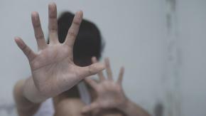 Teólogo, casado e impartía clases: Hombre sometió a su hijastra para ser violada por diferentes sujetos en Chillán Teólogo, casado e impartía clases: Hombre sometió a su hijastra para ser violada por diferentes sujetos en Chillán