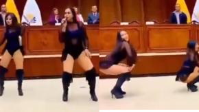 Osado show de bailarinas en plena Asamblea Nacional desata escándalo en Ecuador: pretendía ser un reconocimiento Osado show de bailarinas en plena Asamblea Nacional desata escándalo en Ecuador: pretendía ser un reconocimiento