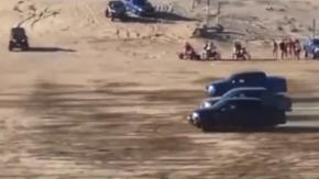 Cámara captó atropello a niño de 8 años que corría en zona de dunas en Argentina: conductora huyó sin prestar ayuda Cámara captó atropello a niño de 8 años que corría en zona de dunas en Argentina: conductora huyó sin prestar ayuda