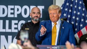 Trump quiere privar de fondos a colegios que enseñen la "teoría crítica de la raza" Trump quiere privar de fondos a colegios que enseñen la "teoría crítica de la raza"