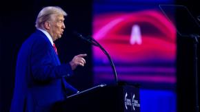 Trump ofrece indemnización a todos los funcionarios federales que quieran dejar su cargo Trump ofrece indemnización a todos los funcionarios federales que quieran dejar su cargo