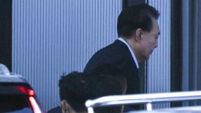 Presidente surcoreano Yoon Suk Yeol se niega a declarar mientras orden judicial de su arresto expira este viernes Presidente surcoreano Yoon Suk Yeol se niega a declarar mientras orden judicial de su arresto expira este viernes