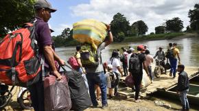 Más de 80 muertos y cientos de desplazados que huyen a Venezuela por violencia en Colombia Más de 80 muertos y cientos de desplazados que huyen a Venezuela por violencia en Colombia