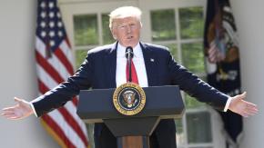 "Dios bendiga sus almas": El comunicado de Trump ante accidente aéreo con fallecidos en EEUU
