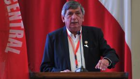 Lautaro Carmona abre la posibilidad de un candidato presidencial de PC: “Es una obligación política” Lautaro Carmona abre la posibilidad de un candidato presidencial de PC: “Es una obligación política”