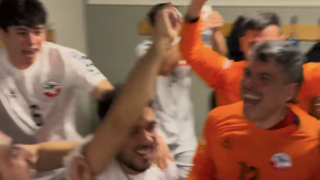 VIDEO | "Viva Chile la co.." El alocado festejó de los chilenos tras hacer historia en el Mundial de Balonmano