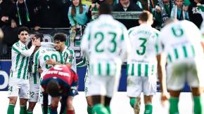 Festejó el 'Ingeniero': Real Betis derrotó al Huesca y avanzó a octavos de final en la Copa del Rey